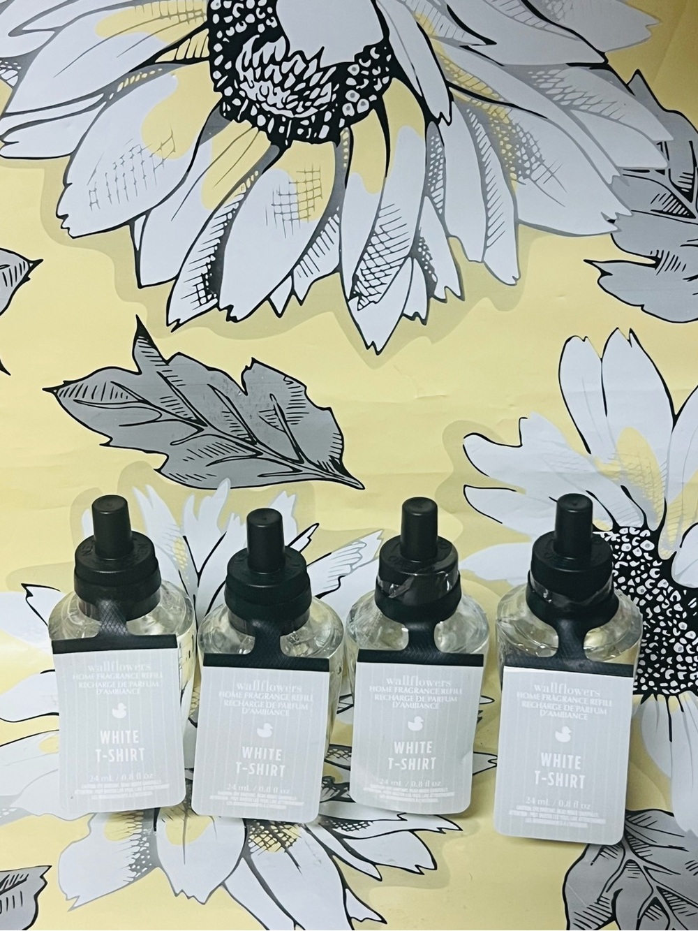 Bath & Body Works 4 Pack WHITE  T- SHIRT Wallflower Refill Bulb Lot New